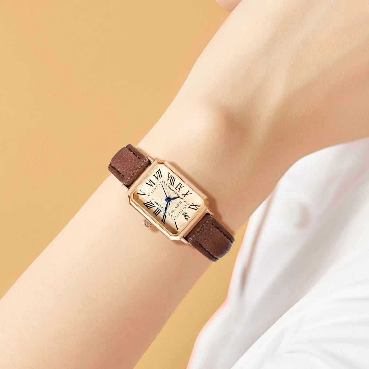 Women's Retro Square Dial Leather Watch - Brooksandezra