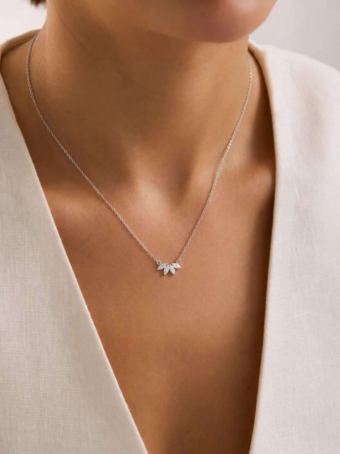 Gold Plated Pendant Necklace - Brooksandezra