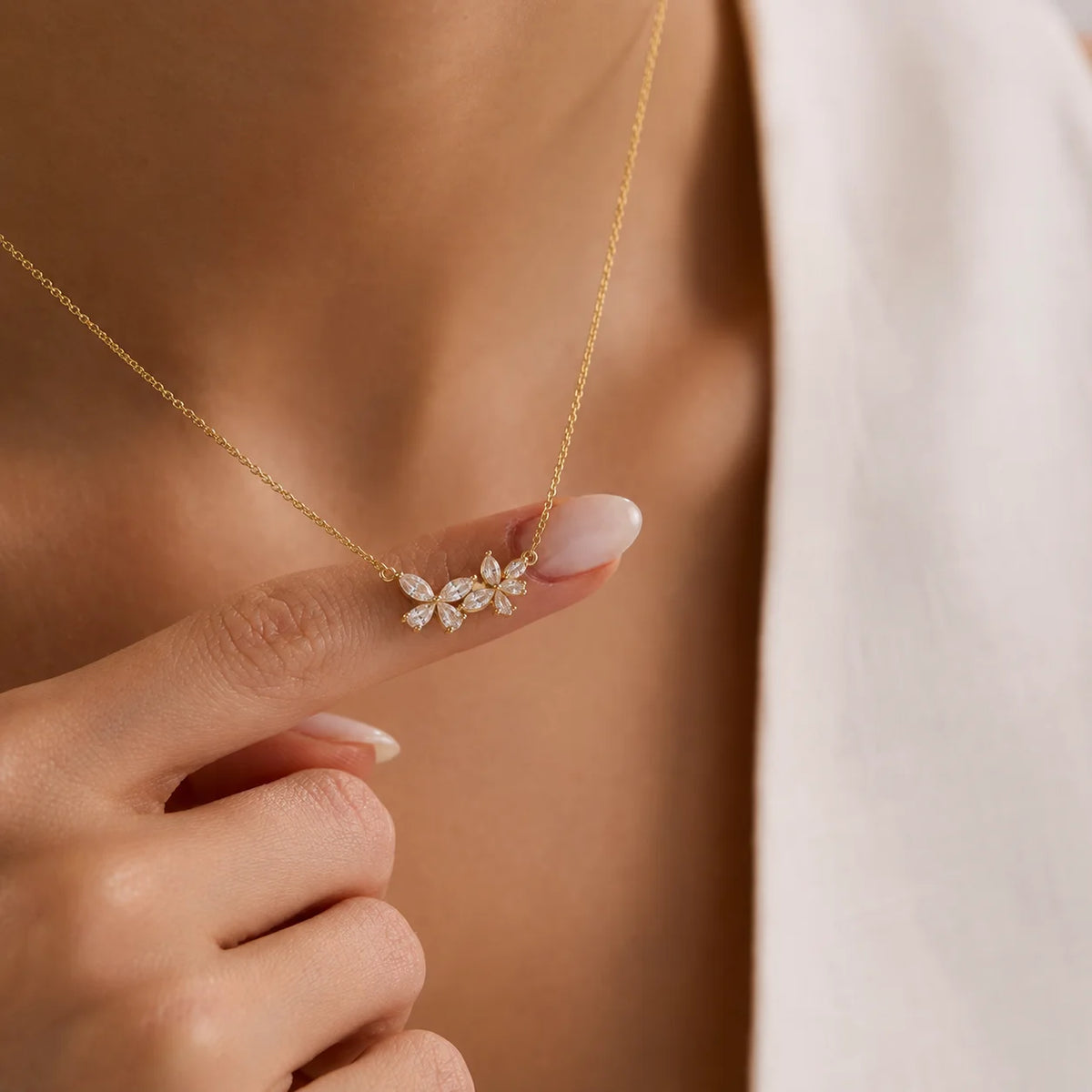 Gold Plated Pendant Necklace - Brooksandezra