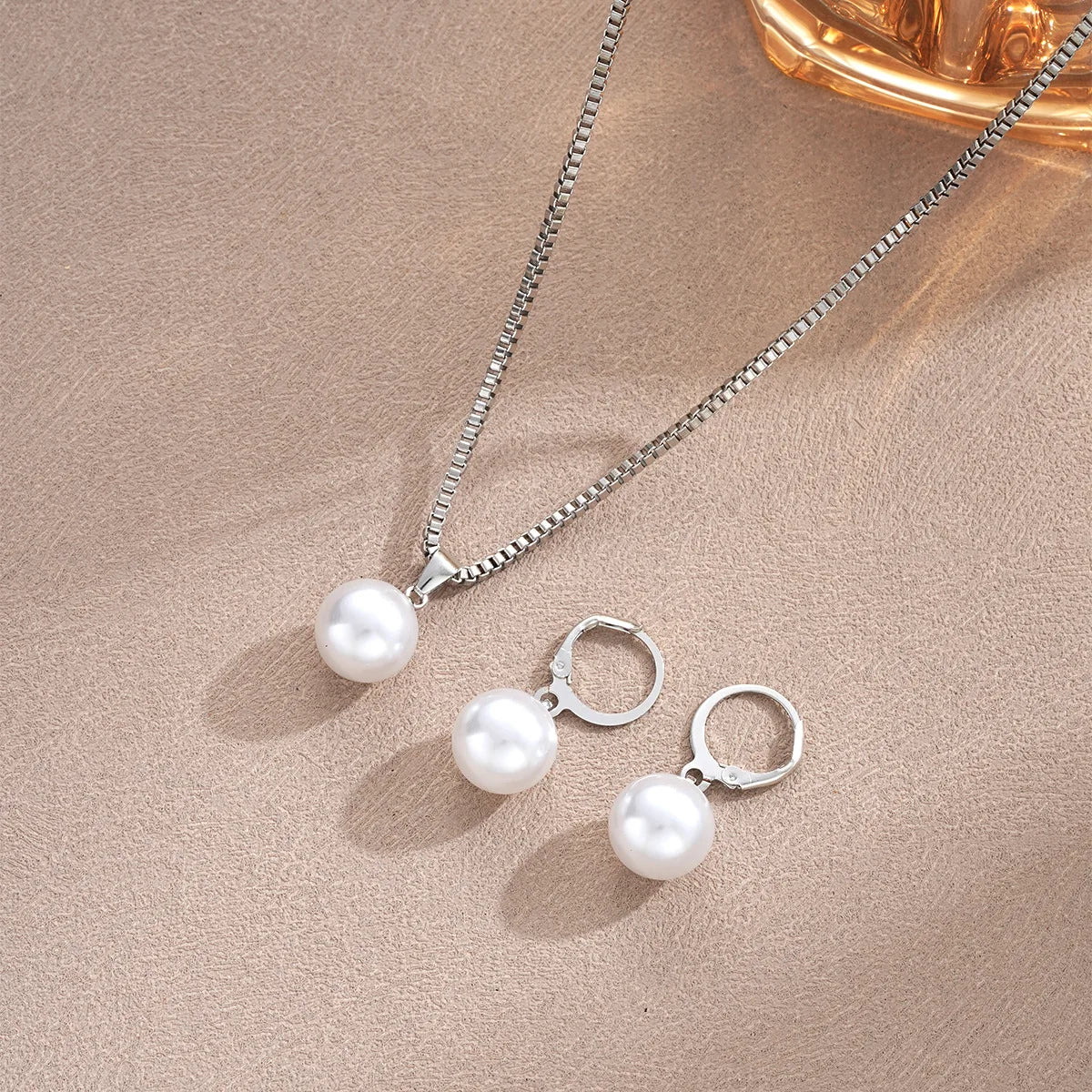 Pearl Jewellery Set - Brooksandezra