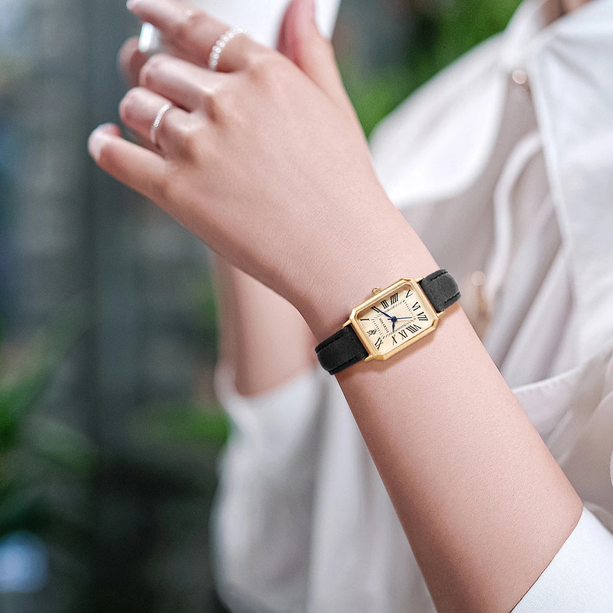 Women's Retro Square Dial Leather Watch - Brooksandezra