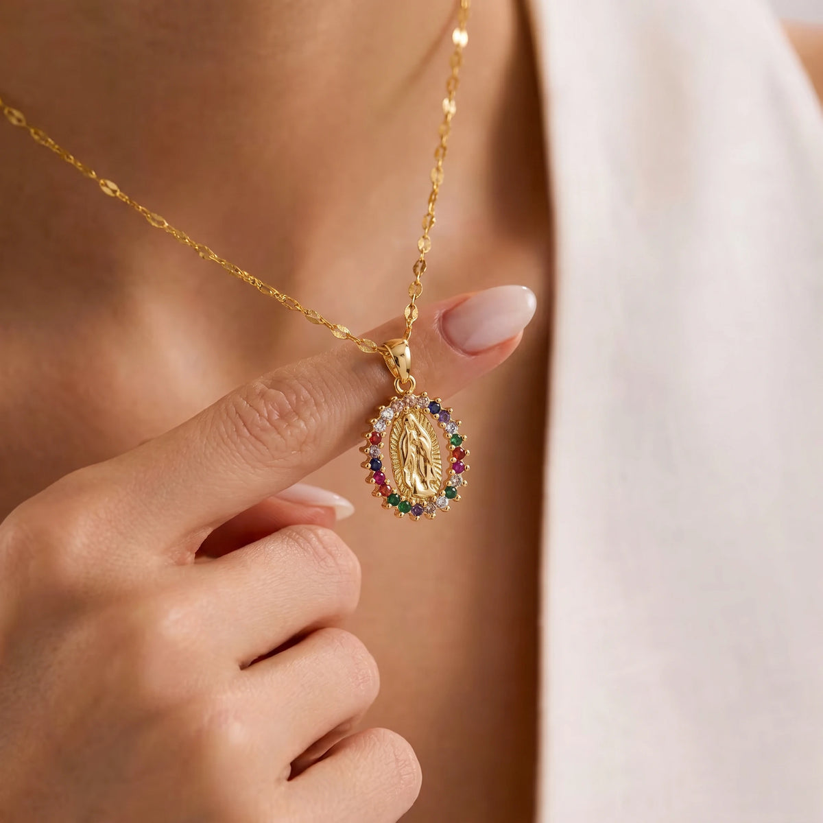 Gold Plated Pendant Necklace - Brooksandezra