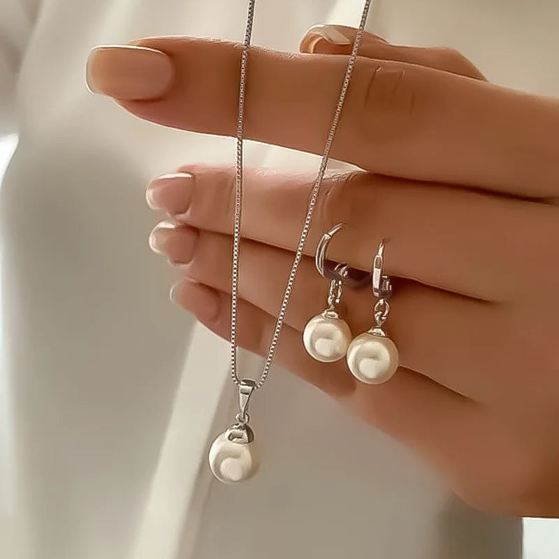 Pearl Jewellery Set - Brooksandezra