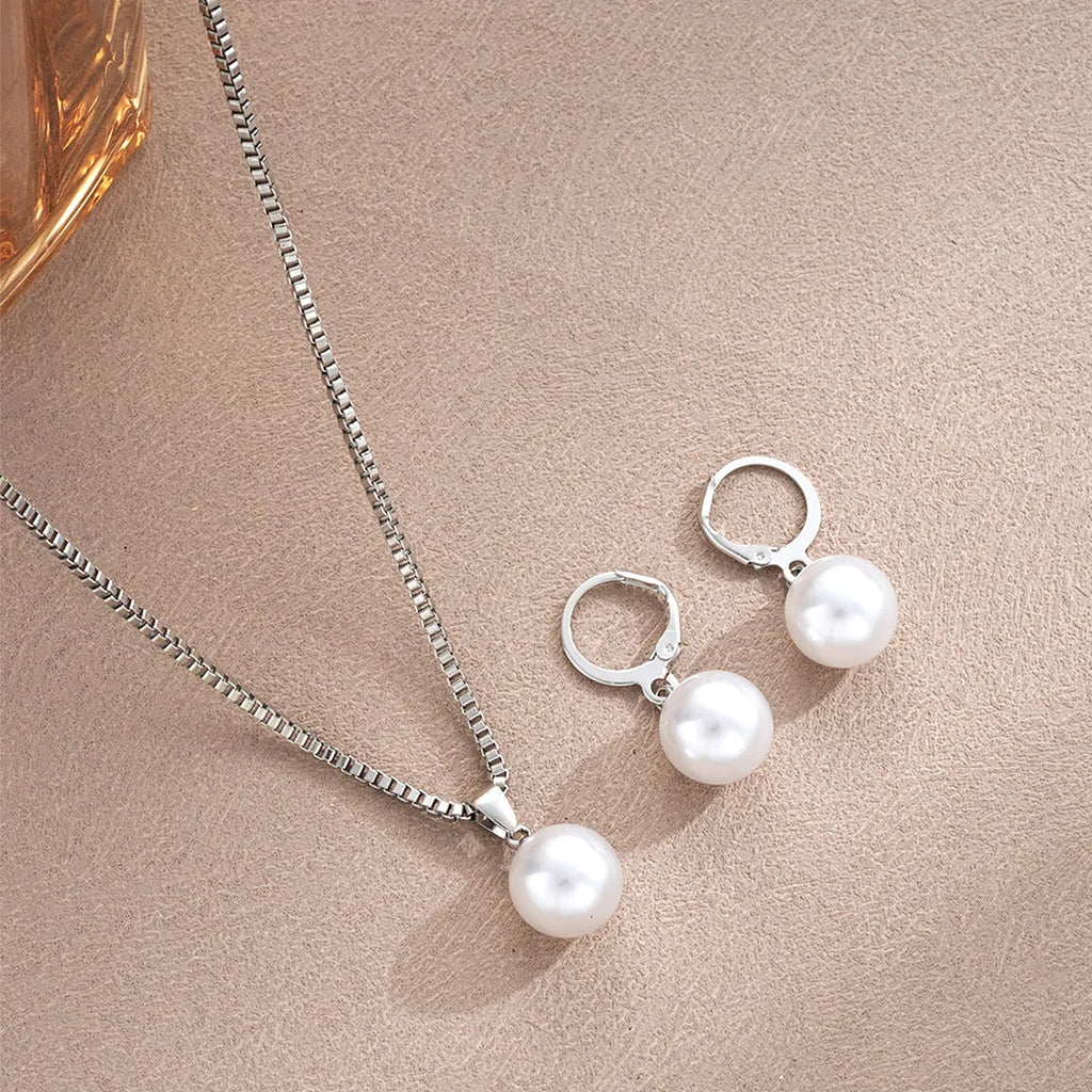 Pearl Jewellery Set - Brooksandezra